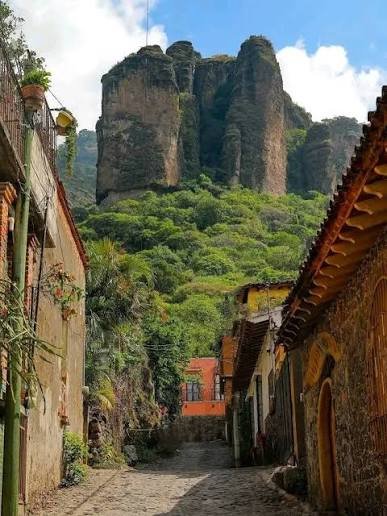 Tepoztlán spiritual mountain town and hiking destination landscape
