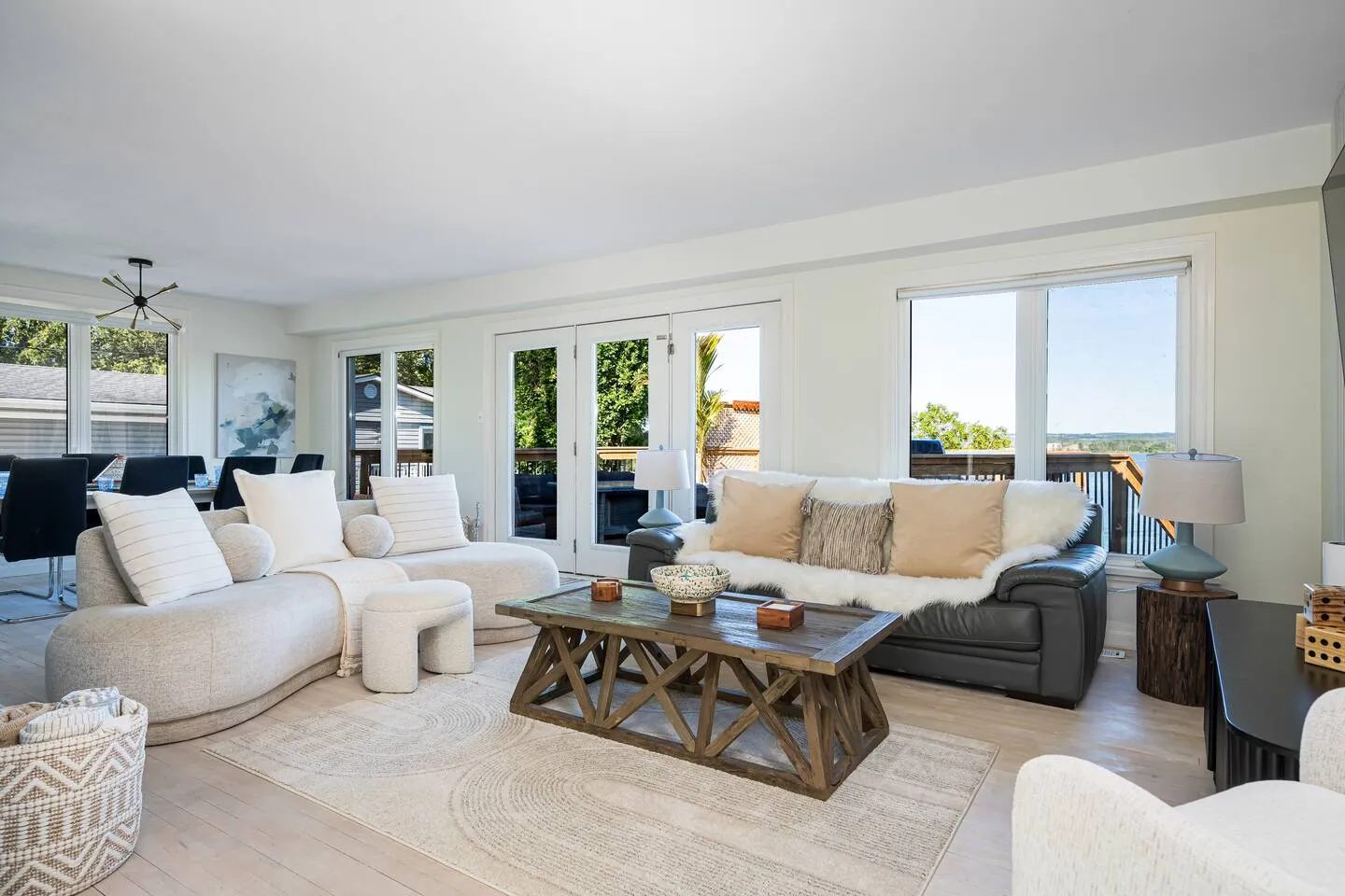Spacious living room area at The Bluffs Bayhouse with comfortable seating