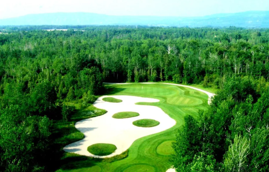 Cranberry Golf Course in Collingwood lush green fairways and bunkers landscape