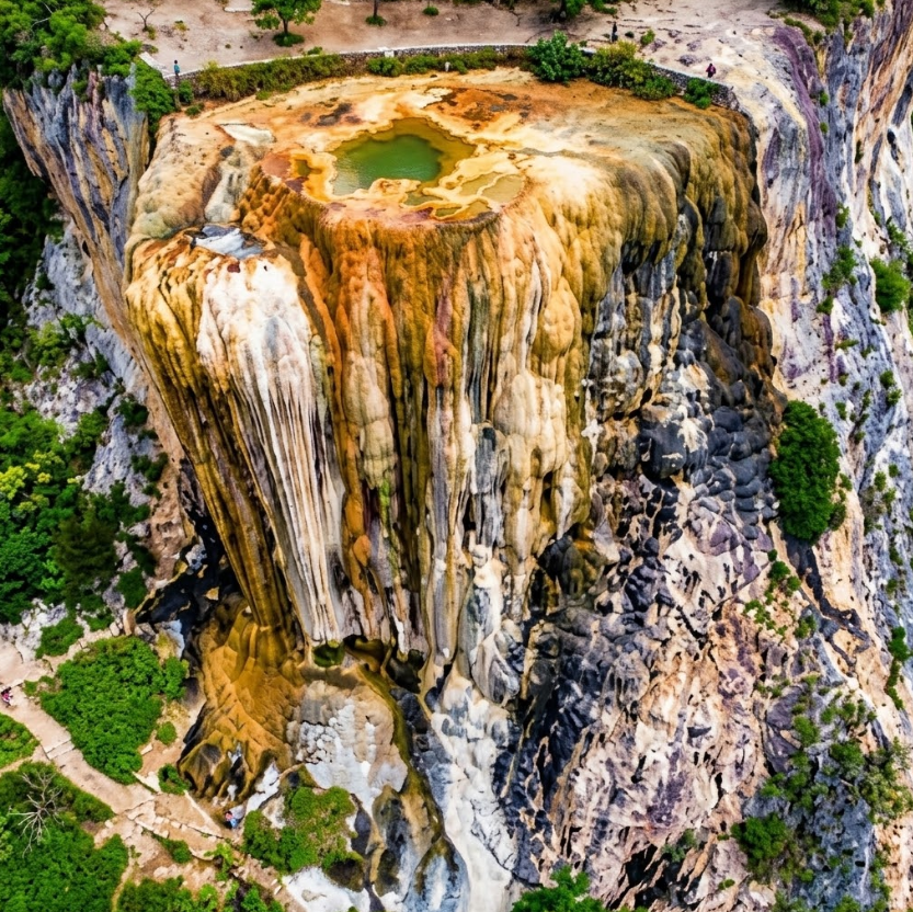 Hierve el Agua hiking trail and petrified waterfalls in Oaxaca